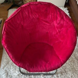 Hot pink fuzzy suacer chair